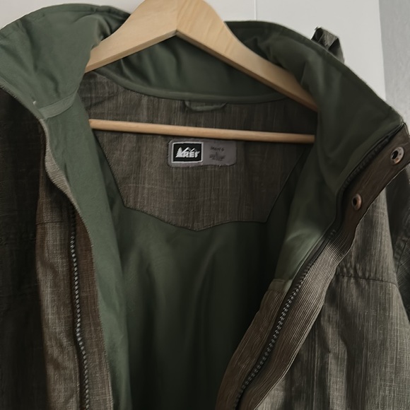 REI Men’s rain shell jacket size L - Picture 7 of 13